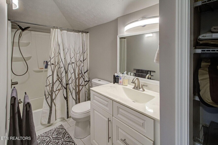 More Photos Of 2502 Harvey St, Knoxville Multifamily For Sale