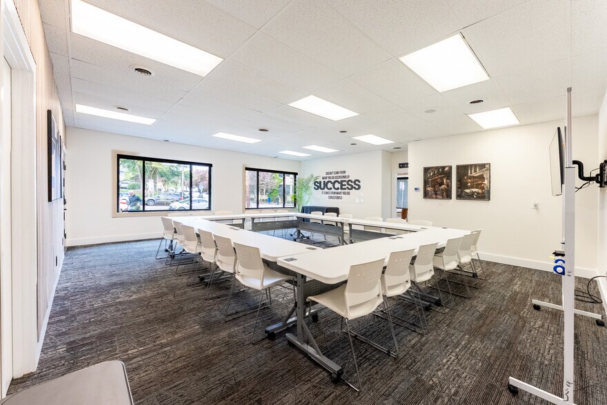 More Photos Of 828-834 NW 19th Ave, Portland Medical For Lease