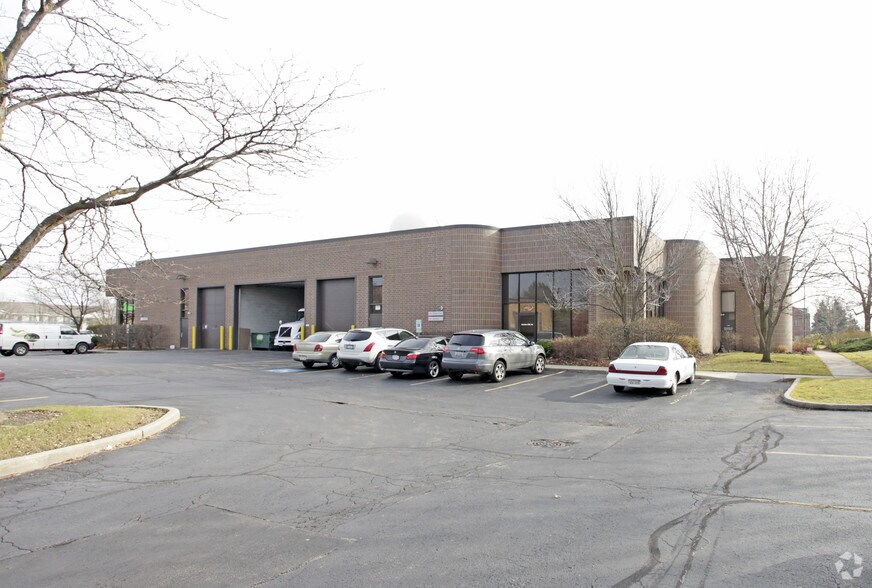 More Photos Of 1009-1033 S Butterfield Rd, Vernon Hills Unknown For Lease