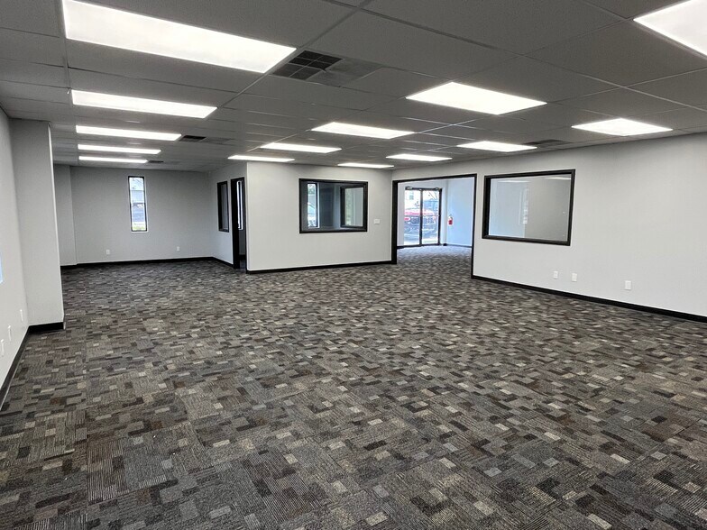 More Photos Of 1401 Fotler St, Springfield Warehouse For Lease