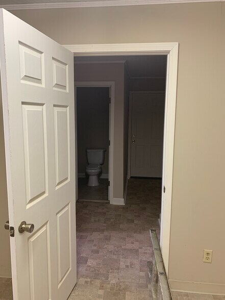 More Photos Of 115 Augusta St, McCormick Office For Lease