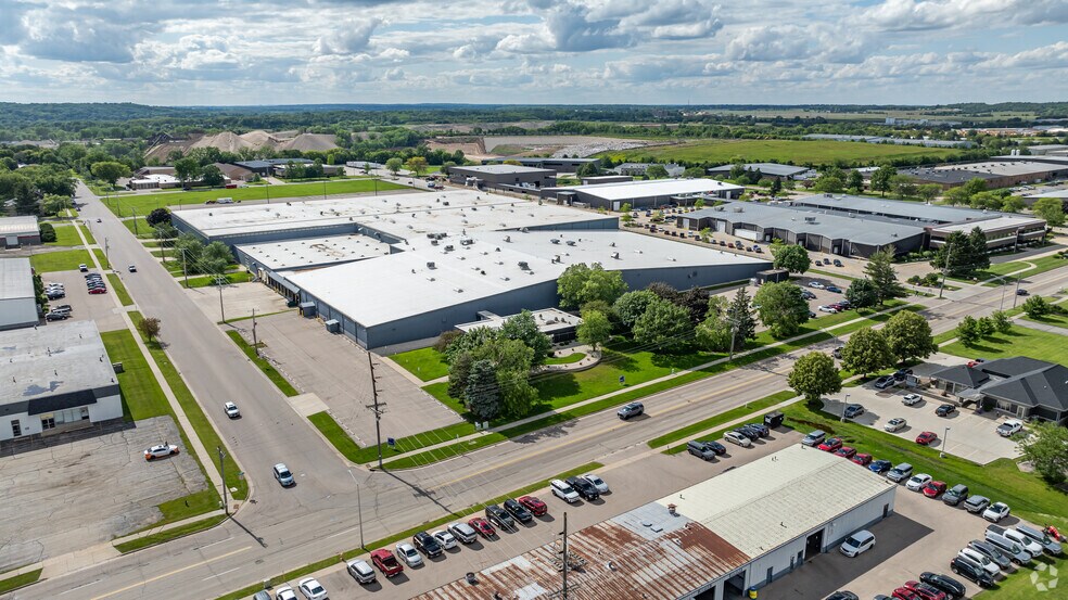 More Photos Of 2101 Kennedy Rd, Janesville Light Manufacturing For Lease