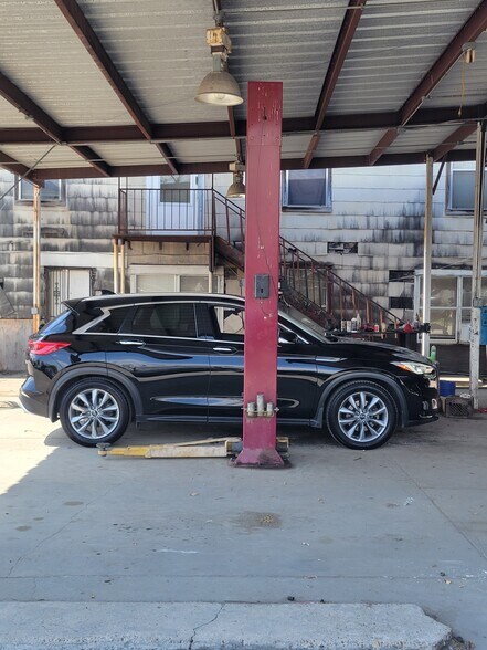 More Photos Of 4029 Melbourne St, Houston Auto Repair For Sale