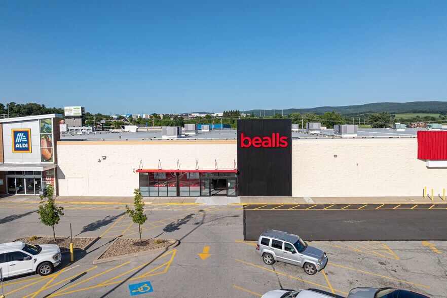 More Photos Of 100 Cross Roads Plz, Mount Pleasant Freestanding For Lease