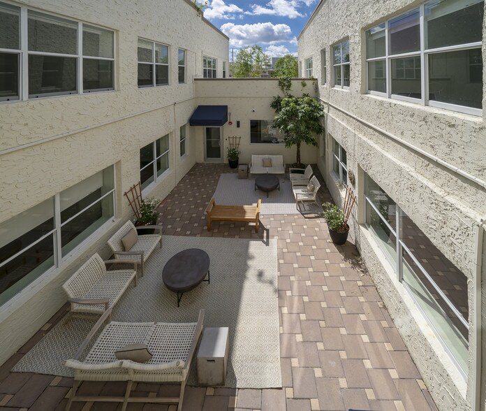 More Photos Of 804 NW 21st Ter, Miami Loft Creative Space For Lease