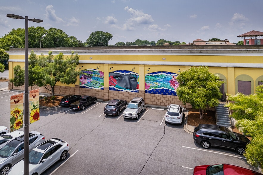 More Photos Of 1600-1730 E Woodlawn Rd, Charlotte Unknown For Lease