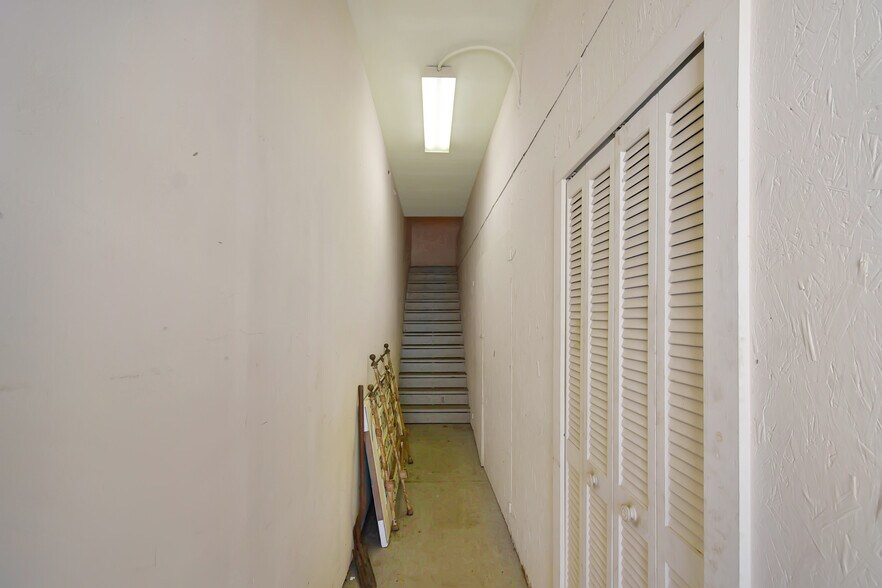 More Photos Of 1324 Mattie St, Saint Augustine Warehouse For Lease