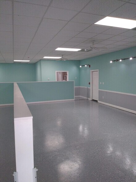 More Photos Of 10366 Highway 100, Scotts Hill Flex For Sale