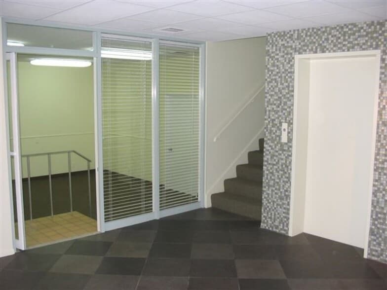 More Photos Of 804 Pier View Way, Oceanside Office For Lease