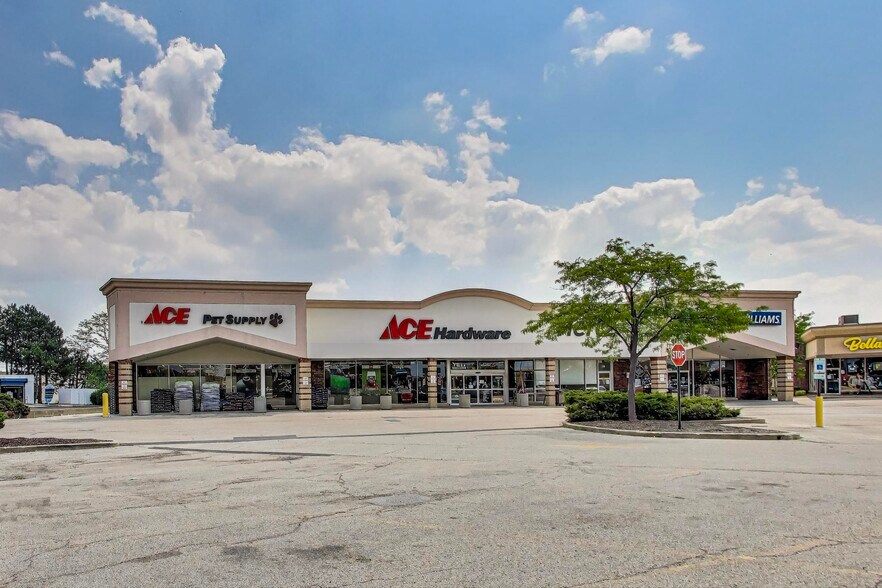 More Photos Of 675 W Golf Rd, Hoffman Estates Storefront For Lease