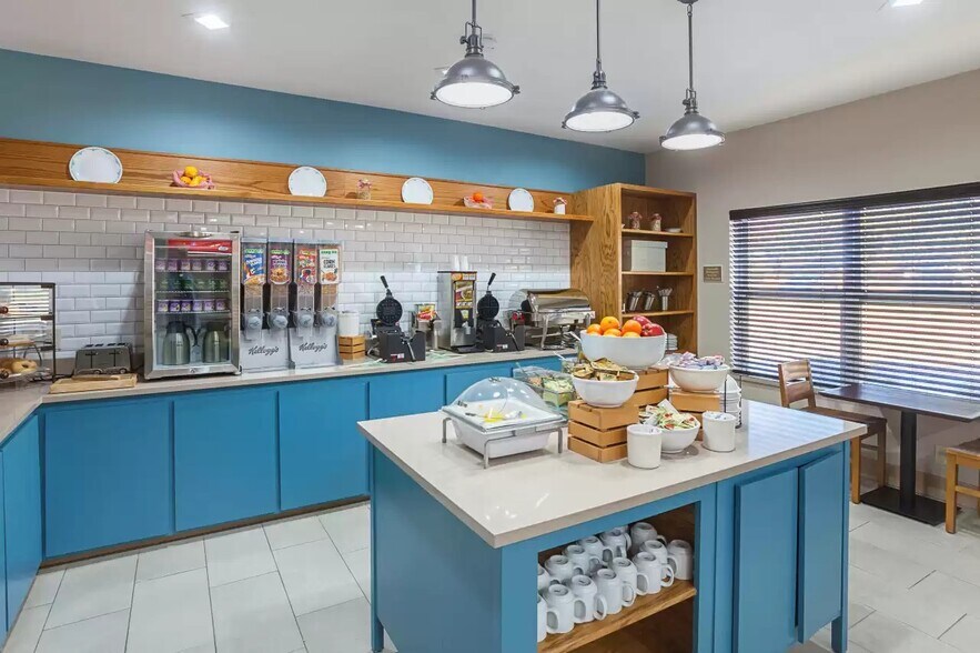 More Photos Of 755B E Vista Ridge Mall Dr, Lewisville Hotel For Sale