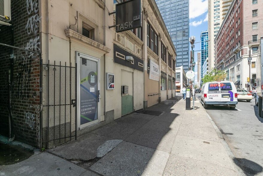 More Photos Of 104 S 20th St, Philadelphia Office For Lease