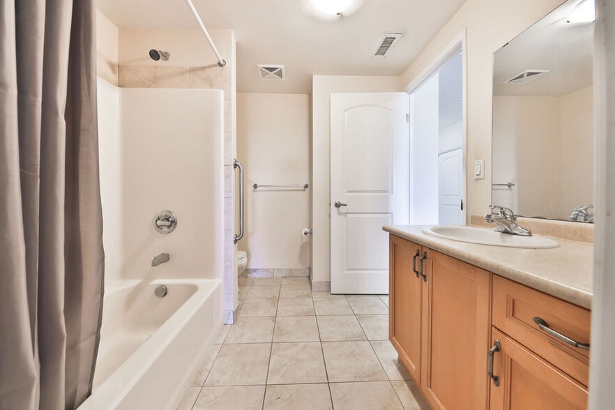 More Photos Of 1489 Upper Gage Av, Hamilton Apartments For Sale