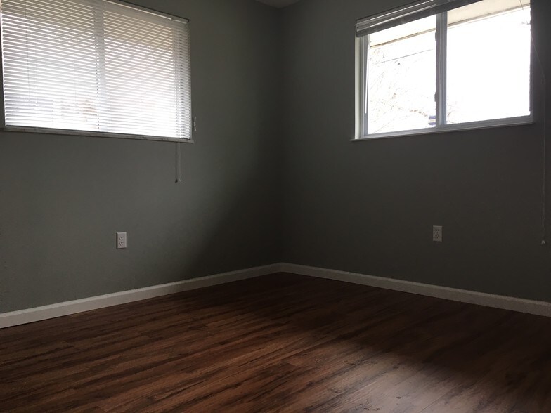 More Photos Of 3936 Lori Sue Ave, Dayton Apartments For Sale