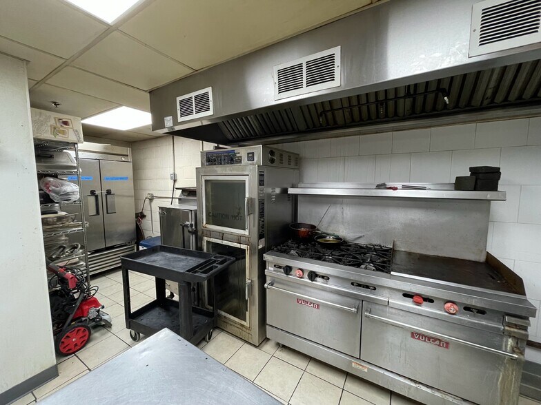 More Photos Of 5214 Botham Jean Blvd, Dallas Lodge Meeting Hall For Sale