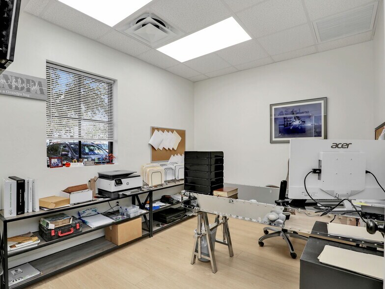 More Photos Of 8821 Business Park Dr, Fort Myers Warehouse For Sale