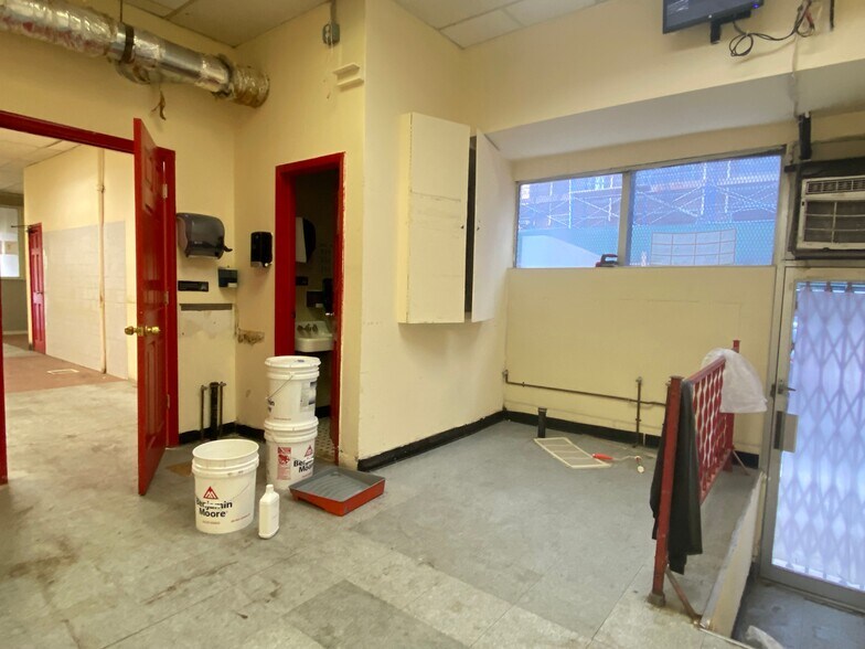 More Photos Of 41-10 29th St, Long Island City Storefront Retail Office For Lease