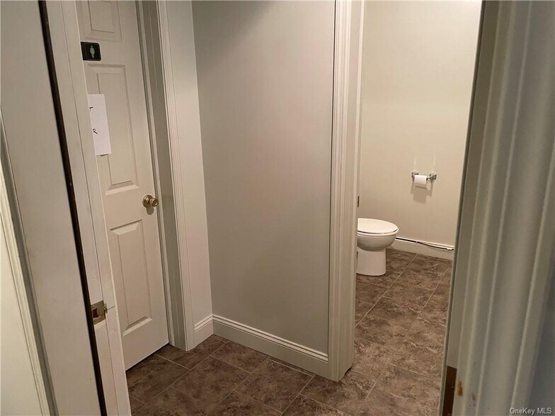 More Photos Of 42 Orchard St, Walden Freestanding For Sale