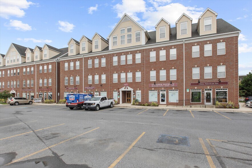 More Photos Of 601 7th St, Laurel Office For Sale