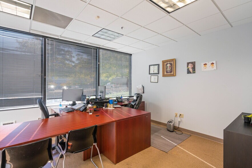 More Photos Of 5350 Shawnee Rd, Alexandria Medical For Sale