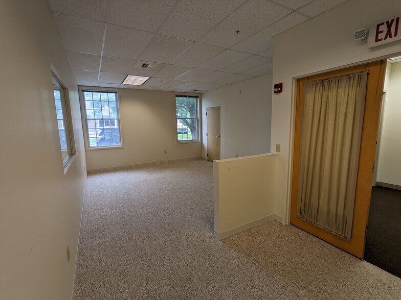 More Photos Of 3 Lan Dr, Westford Office For Lease