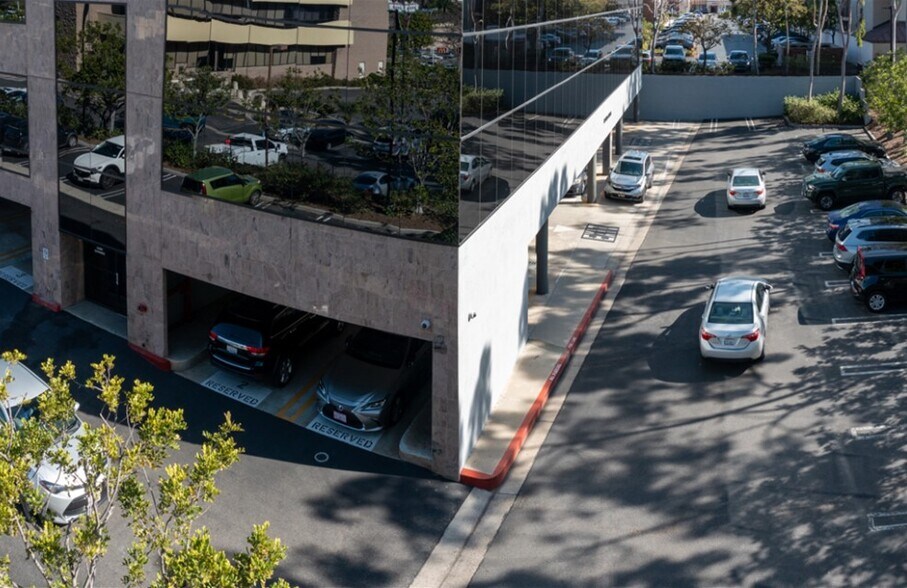 More Photos Of 23792 Rockfield Blvd, Lake Forest Office For Lease