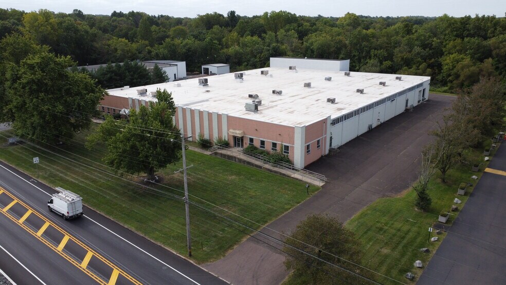 More Photos Of 94 County Line Rd, Colmar Warehouse For Lease