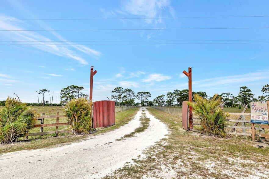 More Photos Of 6575 NE 96th Ave, Okeechobee Religious Facility For Sale