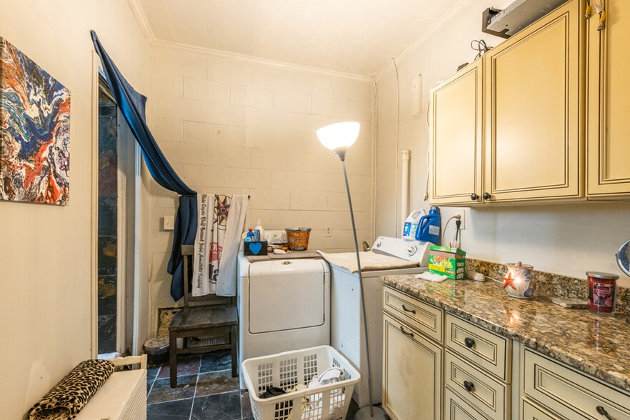 More Photos Of 8871 Griffith Rd, Nashville Warehouse For Sale