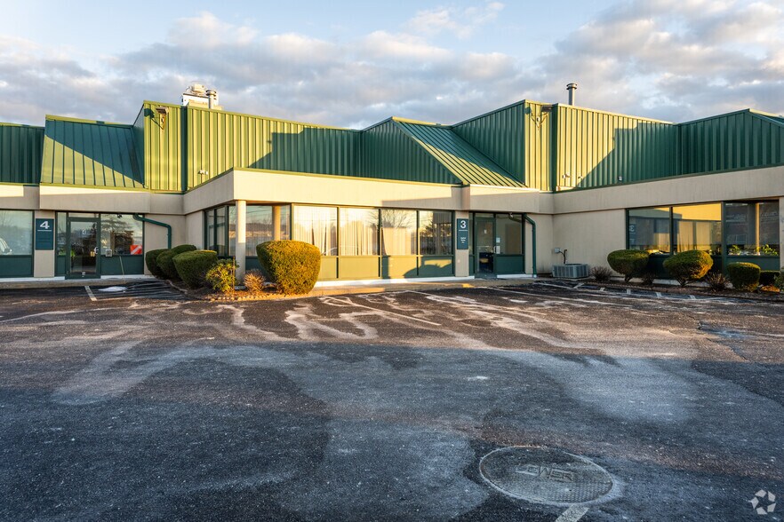 More Photos Of 315 Commerce Park Rd, North Kingstown Warehouse For Sale