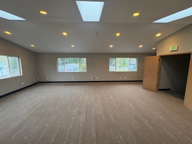 More Photos Of 1520 112th St SW, Everett General Retail For Lease