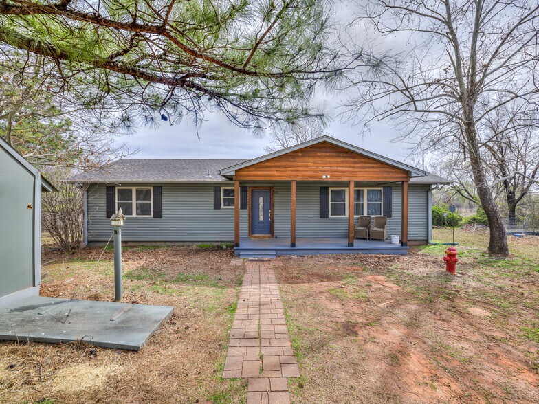 More Photos Of 980916 S Highway 18, Chandler Industrial For Sale