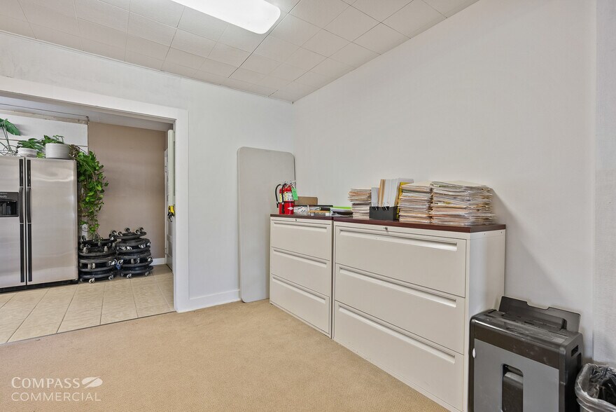 More Photos Of 204 NE 4th St, Bend Office For Sale