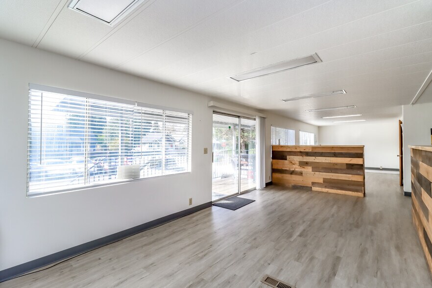 More Photos Of 1710 6th St, Bremerton Office For Sale