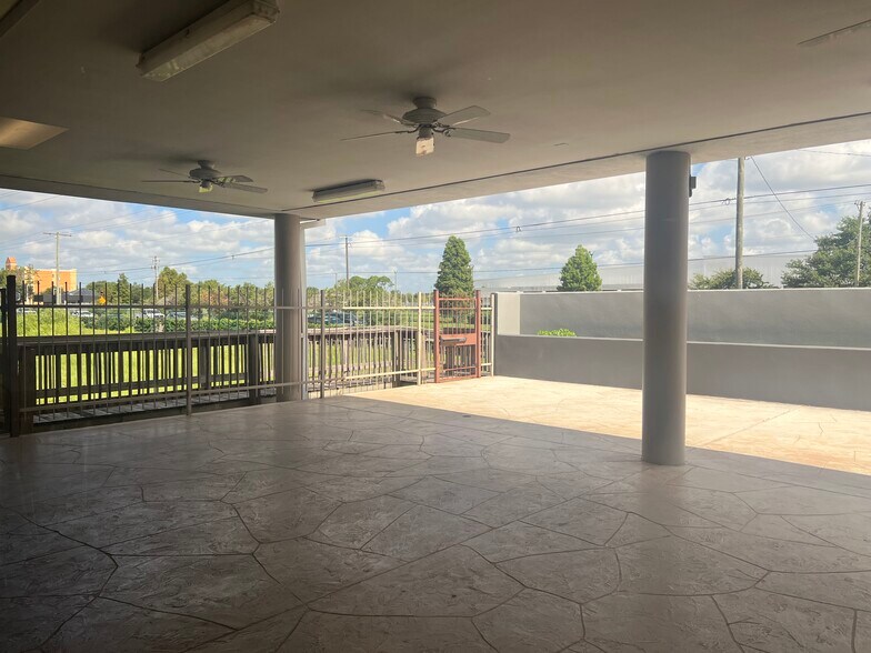 More Photos Of 5120 W Waters Ave, Tampa Manufacturing For Sale