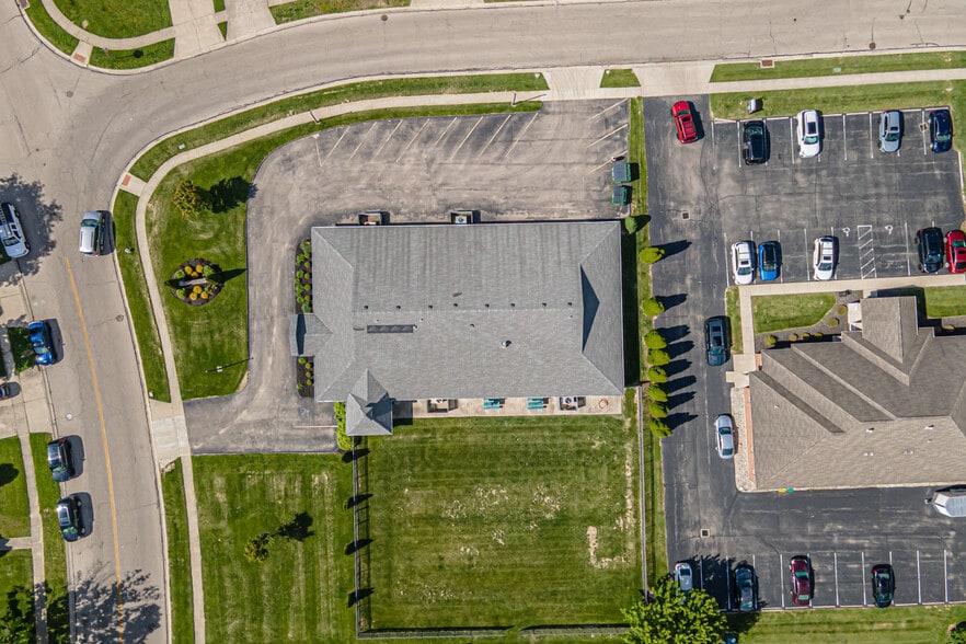 More Photos Of 1908 N Lakeman Dr, Bellbrook Storefront Retail Office For Sale