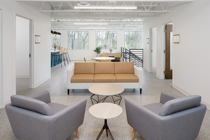 More Photos Of 832 Wade Hampton, Greenville Office For Lease