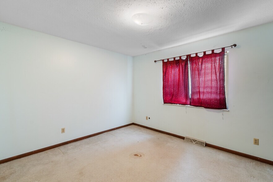 More Photos Of 4542 Camelot Cir, Uniontown Multifamily For Sale