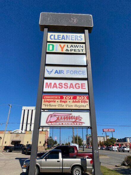 More Photos Of 1011-1045 S Meridian Ave, Oklahoma City Unknown For Lease