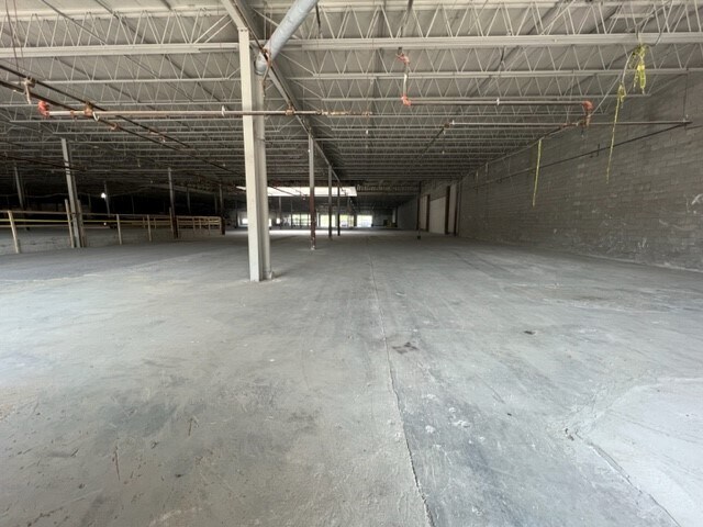 More Photos Of 262 Swansea Mall Dr, Swansea Storefront Retail Office For Sale