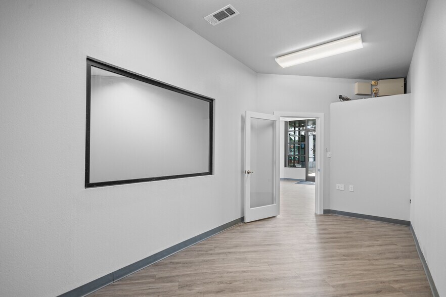 More Photos Of 1803 Airport Rd, Hot Springs General Retail For Lease