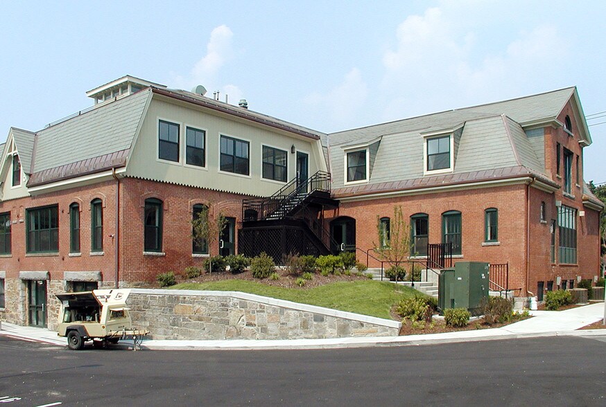 More Photos Of 235-237 Cypress St, Brookline Medical For Lease