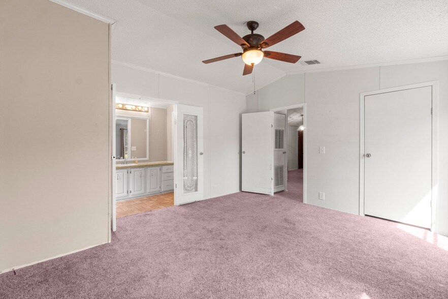 More Photos Of 3318 SH-146S, Livingston Mixed Retail For Sale