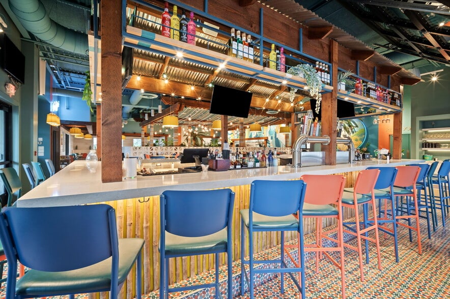 More Photos Of 14 Folly Field Rd, Hilton Head Island Restaurant For Sale