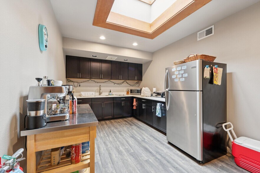 More Photos Of 390 Ashton Ave, San Francisco Office For Sale