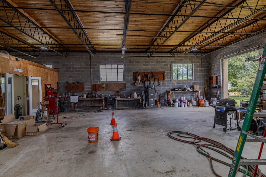 More Photos Of 710 N Walnut St, Fairmont General Retail For Sale