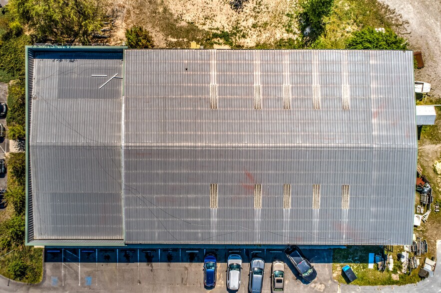 More Photos Of 1982 Jefferson Davis Hwy, Graniteville Showroom For Sale