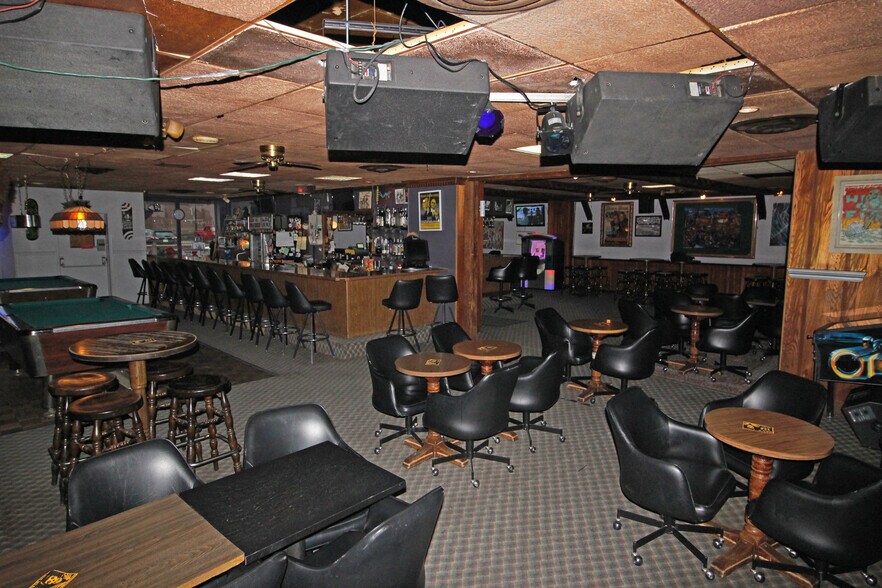 More Photos Of 3812 Farnam St, Omaha General Retail For Sale