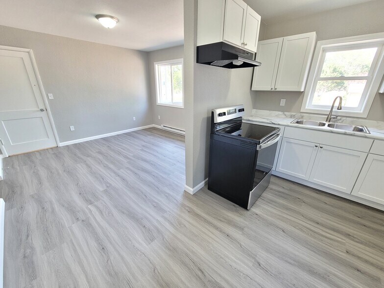 More Photos Of 1351 Iowa Ave SE, Huron Apartments For Sale