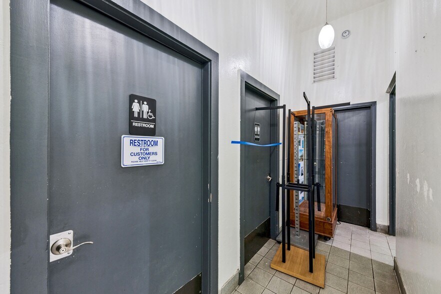 More Photos Of 3542 Lake Tahoe Blvd, South Lake Tahoe Restaurant For Sale